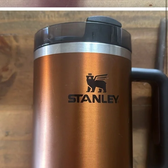 Stanley Copper Travel Mug with Handle - Picture 2 of 5